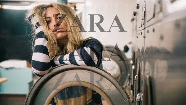 Κοστίζει 5 ευρώ και φοριέται όλες τις ώρες της ημέρας - Η μπλούζα των Zara που βγαίνει σε 4 χρώματα