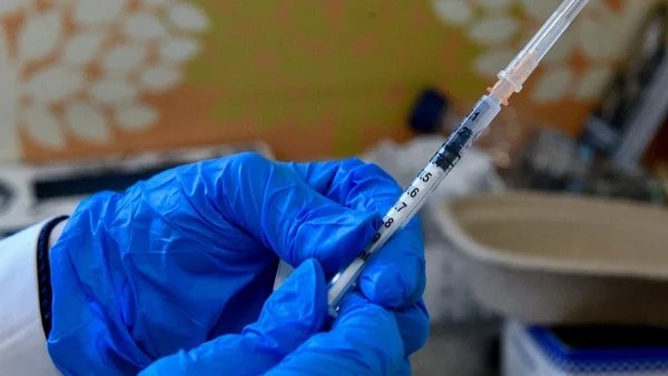 Εμβόλιο του κορωνοϊού: Έρχεται η 4η δόση για όλους από τον Σεπτέμβρη - Ποιοι θα έχουν προτεραιότητα