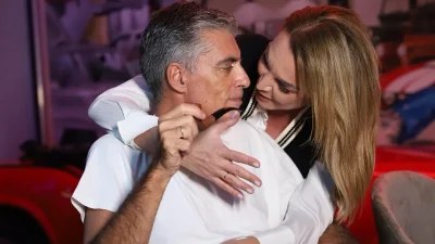 Έχει μαύρη κουζίνα και τεράστιο σαλόνι - Το πολυτελές σπίτι της Τατιάνας Στεφανίδου και του Νίκου Ευαγγελάτου
