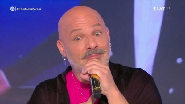 Ο Νίκος Μουτσινάς αποθέωσε στον αέρα της εκπομπής τον Νίκο Κοκλώνη - «Η σωτηρία ακούει στο όνομά του»