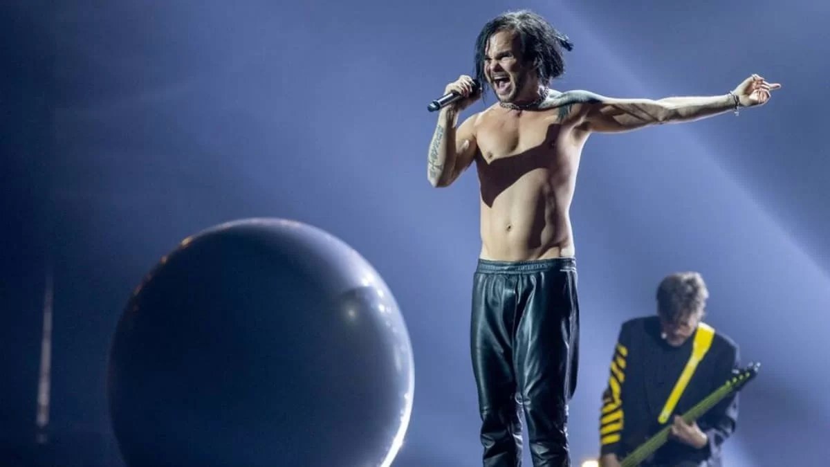 Eurovision 2022: Γδύθηκε στη σκηνή ο Lauri από την Φινλανδία - Ξεσήκωσε τους πάντες στον Β' Ημιτελικό