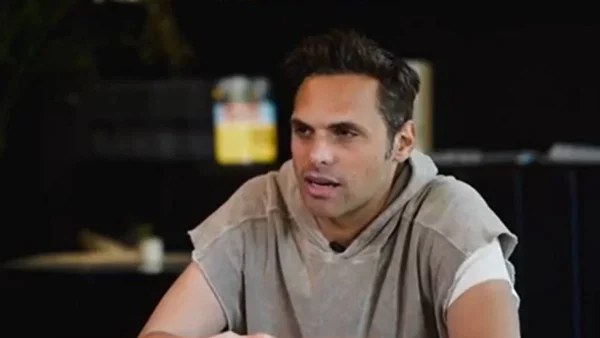 Γιώργος Παπαγεωργίου για Δανάη Μιχαλάκη - «Περιμένω με μεγάλη χαρά τη συνεργασία με τη σύζυγό μου»