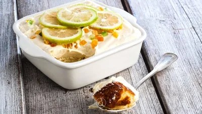 Θα μυρίσει καλοκαίρι όλη η κουζίνα - Γλυκό ψυγείου με λεμόνι και γιαούρτι