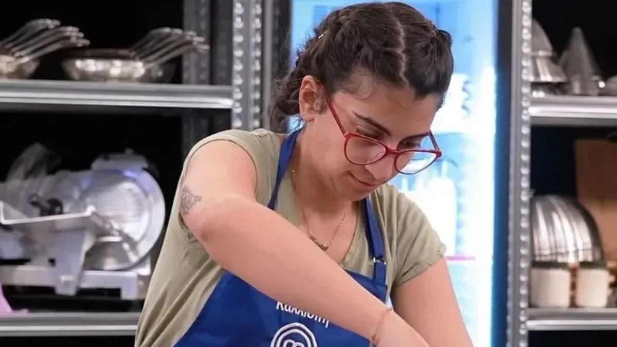 Masterchef 6: «Ποπάρα είσαι πρώτη» - Το twitter αποθέωσε την παίκτρια για τις τσιρίδες της στον Νικήτα