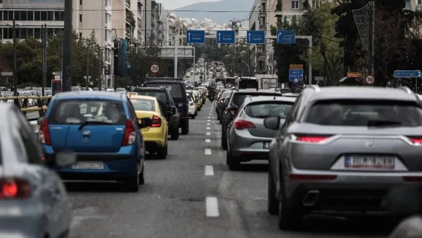 Τρομερό μποτιλιάρισμα στον Κηφισό λόγω τροχαίου - Ποιοι δρόμοι είναι κλειστοί