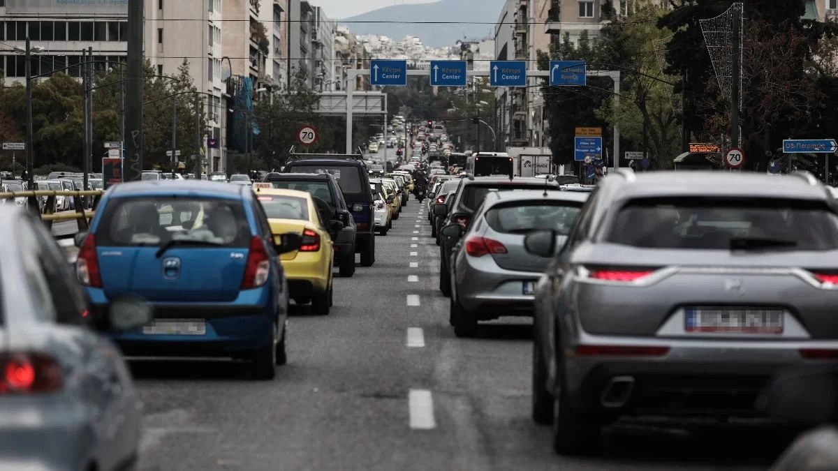 Τρομερό μποτιλιάρισμα στον Κηφισό λόγω τροχαίου - Ποιοι δρόμοι είναι κλειστοί