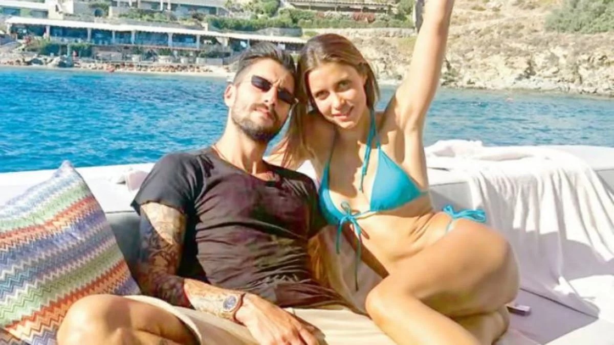 "Έσκασαν" τα ευχάριστα για τον Παναγιώτη Κονέ και την Εύη Λέκκα - Βάπτισαν την κόρη τους