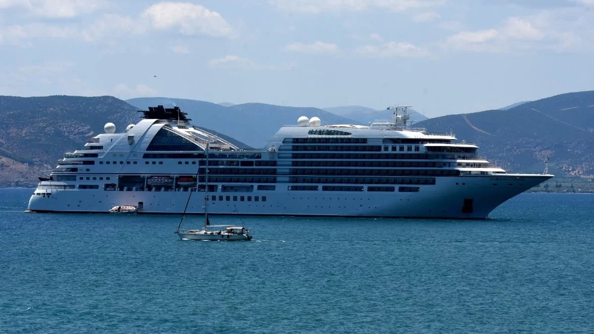 Θρίλερ σε κρουαζιερόπλοιο στη Σαντορίνη - Βρέθηκε νεκρή επιβάτιδα στην καμπίνα της