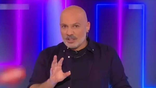 «Όταν αγαπάς κάποιον...» Ο Νίκος Μουτσινάς ''έσπασε'' τη σιωπή του για τα προσωπικά του