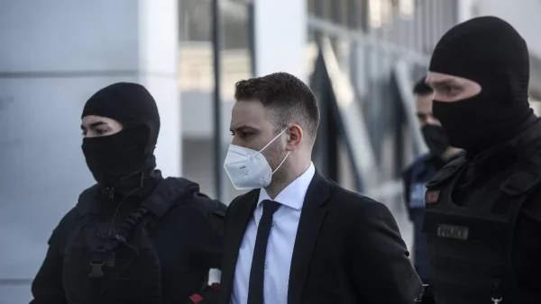 Στο δικαστήριο ο Μπάμπης Αναγνωστόπουλος: Έφτασε η ώρα της απολογίας