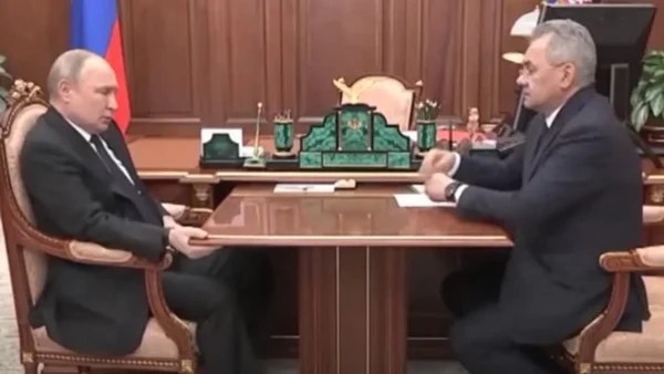 Βλαντίμιρ Πούτιν: Πληθαίνουν οι φήμες που τον θέλουν βαριά άρρωστο - Το στιγμιότυπο που "μαρτυρά" την κακή κατάσταση του