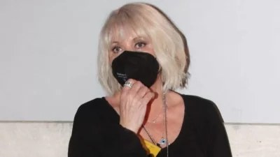 "Έφυγε νωρίς..." - Θρήνος για την Ρούλα Κορομηλά