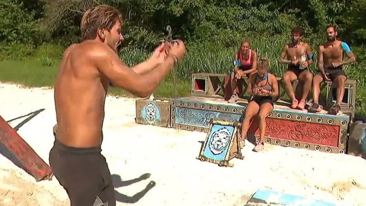 Survivor 5: «Μην φωνάζετε!» - Απίστευτο ξέσπασμα του Τάλα προς τον πάγκο των Μπλε