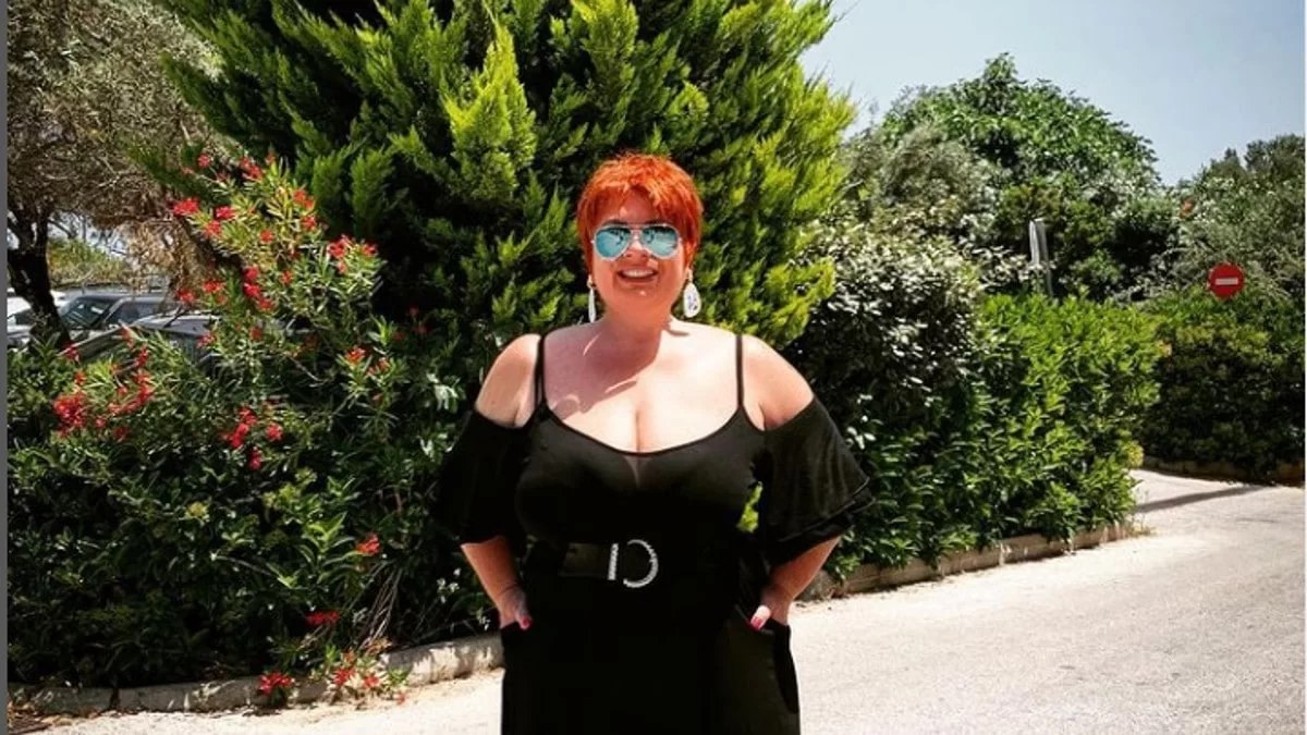 H Ελεάννα Τρυφίδου με μαγιό με έντονο καλοκαιρινό print - Η πρώτη αρετουσάριστη φωτογραφία για το 2022