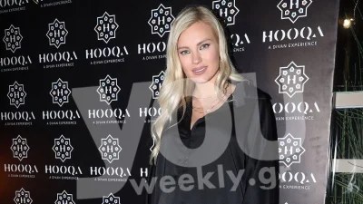 Με καλλίγραμμα πόδια και χωρίς ίχνος κυτταρίτιδας - Η εμφάνιση της Τζούλια Νόβα 5 μήνες μετά τη γέννα