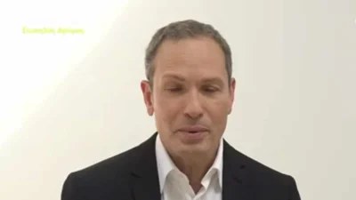 «Αν ο κόσμος ενδιαφέρεται, ας με ρωτήσει στον δρόμο» - "Απασφάλισε" ο Βασίλης Κούκουρας για την πρσωπική του ζωή