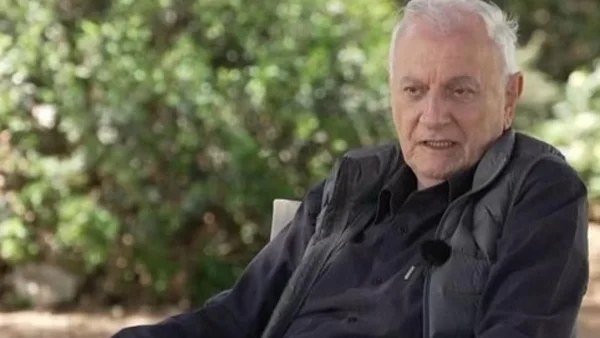 «Μέσα από τις γυναίκες αναζητούσα τη μητέρα μου» - Ο Κώστας Χαρδαβέλλας σε μία κατάθεση ψυχής