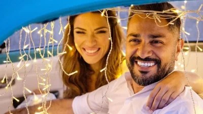 Στην Κρήτη μαζί με την κόρη της η Βάσω Λασκαράκη - Βόλτα με σκάφος μαζί με τον Λευτέρη Σουλτάτο