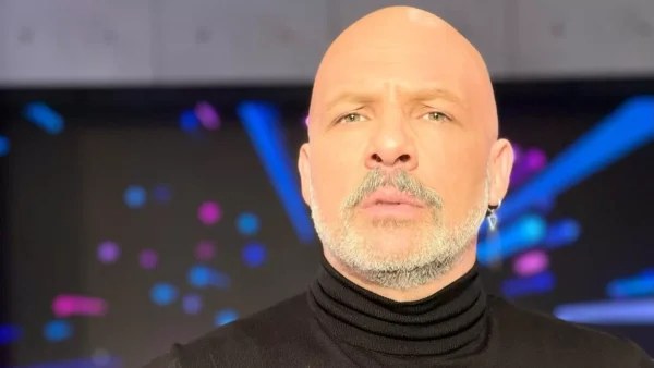 "Είπα στον πατέρα μου ότι είμαι γκέι πριν 2 χρόνια όταν.." - Ρίγη συγκίνησης με την εξομολόγηση του Νίκου Μουτσινά