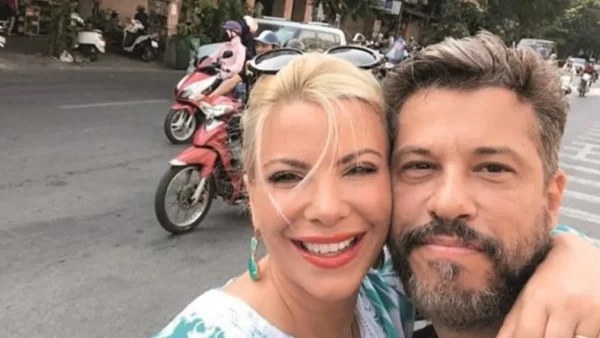 Στιγμές ευτυχίας για την Αντελίνα Βαρθακούρη - Γιόρτασε τα γενέθλιά της με μία άκρως εντυπωσιακή ροζ τούρτα
