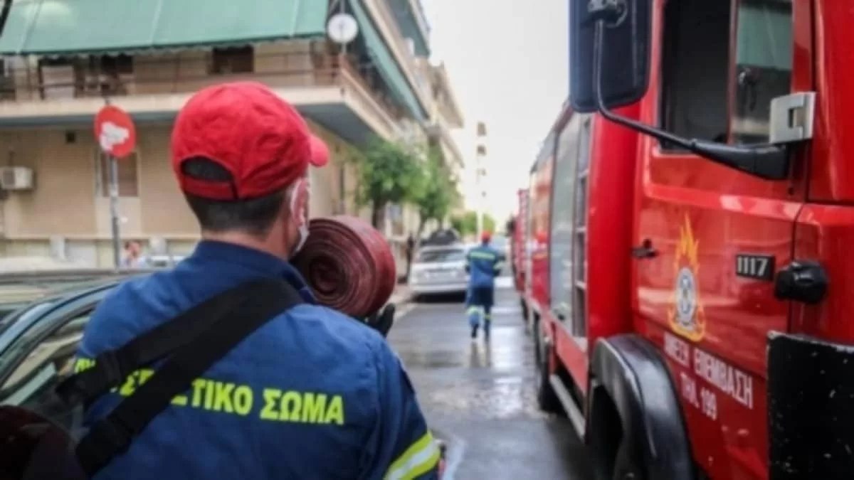 Φωτιά ξέσπασε σε οικόπεδο στον Κάλαμο Αττικής