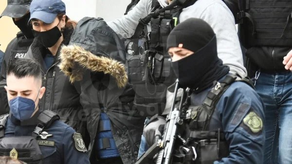 Πάτρα: Η τρυφερή ιστορία πίσω από την τσάντα της Τζωρτζίνας - «Η σπιτονοικοκυρά της την έκανε δώρο»
