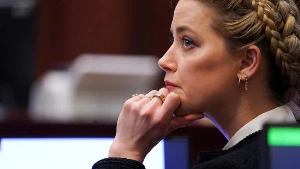 Amber Heard: «Για πάντα δίπλα σου» - Το δημόσιο μήνυμα στήριξης από την αδερφή της