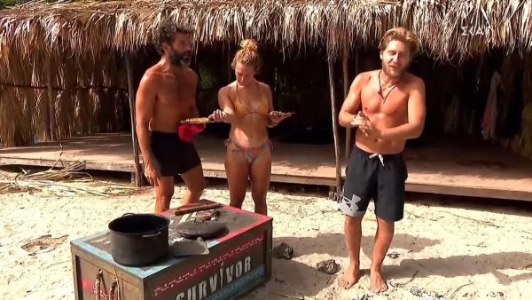 Survivor 5: Μαίη και Τάλα προξενεύουν τον Σπύρο