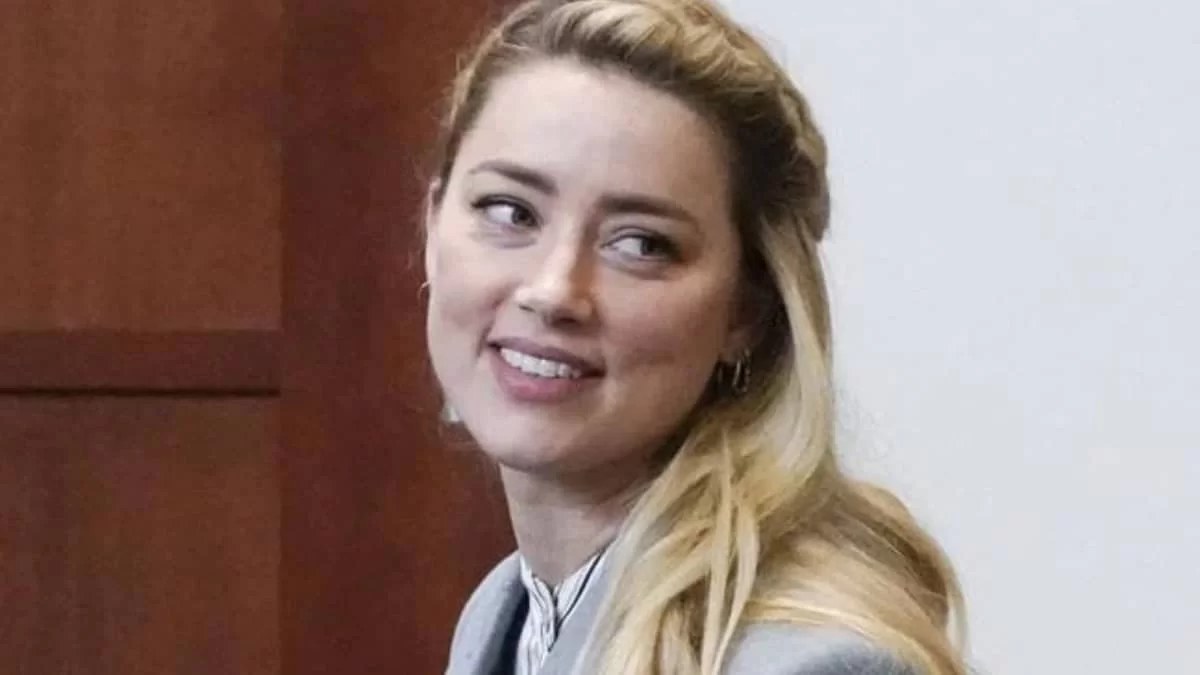 «Είμαι πολύ καλύτερος από τον γέρο» - Σαουδάραβας κάνει πρόταση γάμου στην Amber Heard