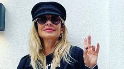 Η πιο τρυφερή γιαγιά του κόσμου - Η Βίσση ποζάρει αγκαλιά με τα εγγόνια της στη Νέα Υόρκη
