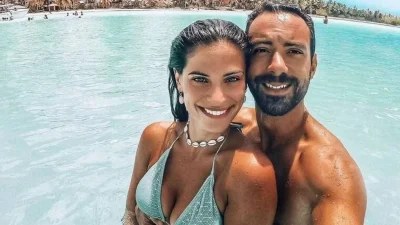 Πρώτη βουτιά στη θάλασσα για τα μωρά των Μπόμπα και Τανιμανίδη - Η τρυφερή φωτογραφία