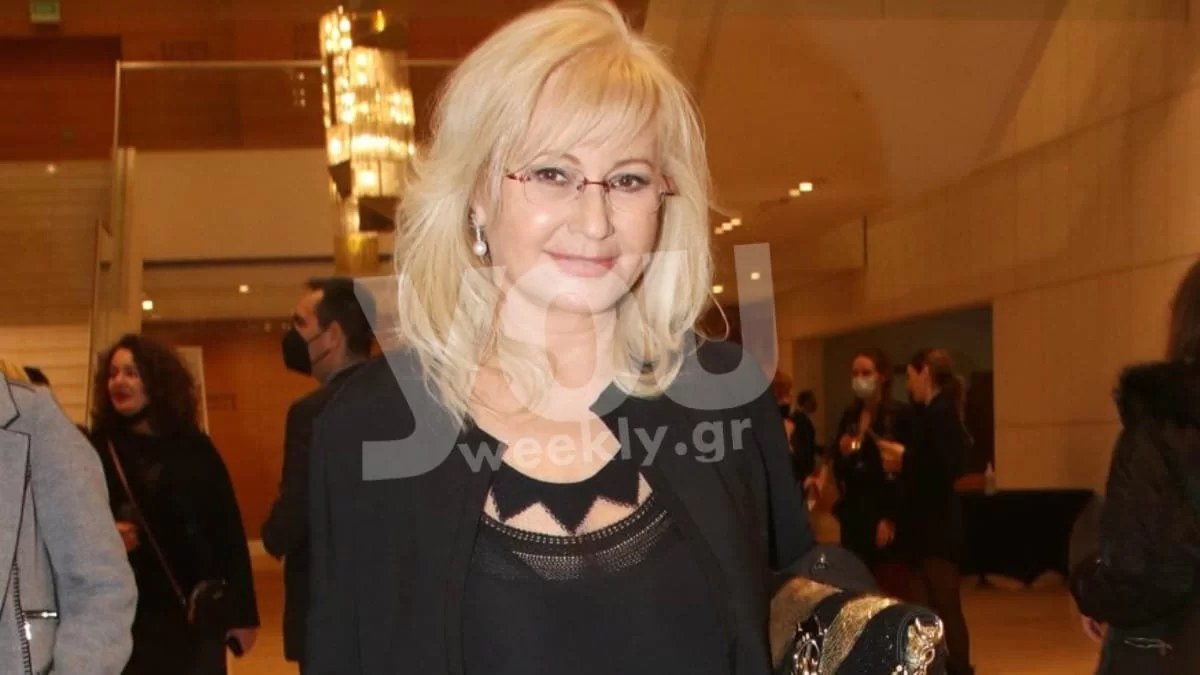 Τεράστιο το τζάκι που έχει - Φωτογραφίες από το μοντέρνο σπίτι της Αγγελικής Νικολούλη
