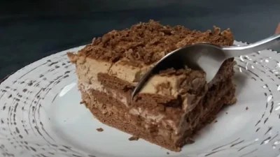 Θα ξοδέψεις μόνο 5 ευρώ - Νόστιμο γλυκό ψυγείου με 3 υλικά έτοιμο σε λίγα λεπτά