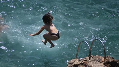 Καιρός (3/6): Στα ύψη και σήμερα η θερμοκρασία - Μέχρι πού θα φτάσει ο υδράργυρος