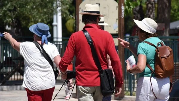 Καιρός (2/6): Σε υψηλά επίπεδα και σήμερα η θερμοκρασία - Μέχρι πού θα φτάσει ο υδράργυρος