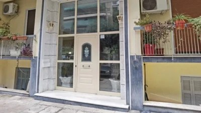Καλλιθέα: Κατηγορείται για παράνομη οπλοκατοχή η 51χρονη που μαχαίρωσε τον σύζυγό της