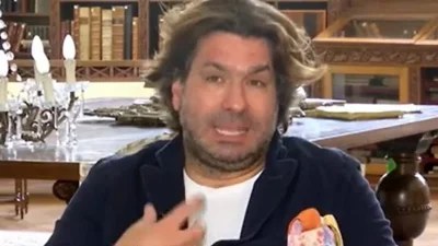 «Μέχρι και που έφυγαν από τη ζωή οι γονείς μου...» - Ο Γιώργος Καράμπελας αποκαλύπτει και συγκινεί για το bullying