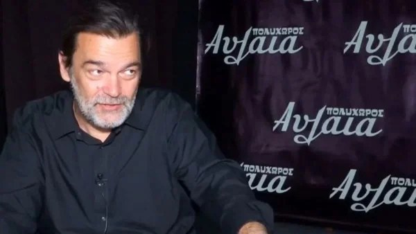 «Μανούσο πως είναι η μικρή;» - Η επική αντίδραση του Καζάκου όταν είδε την κόρη του σε σειρά του Μανουσάκη