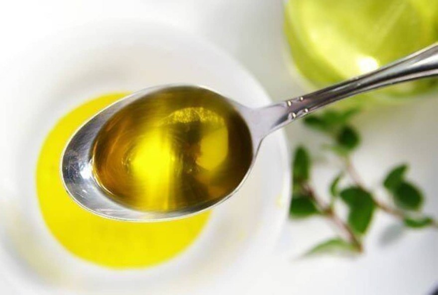 Λάδι και λεμόνι στα νύχια
