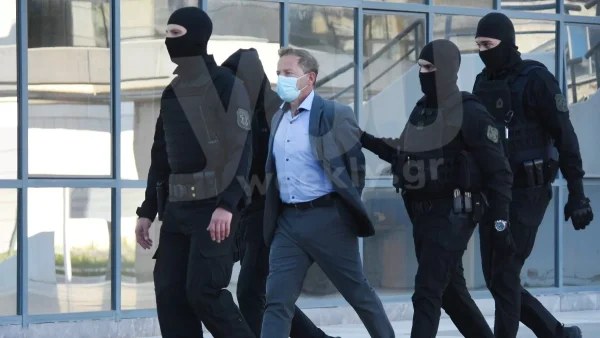 Δίκη Λιγνάδη: Συνελήφθη ο άνθρωπος που μαγνητοσκοπούσε τη διαδικασία