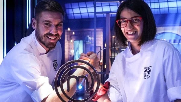 MasterChef 6 - highlights 14/6: Εισέβαλλαν στο πλατό οι «παλιοί» - Ένα βήμα πριν το μεγάλο τελικό οι φιναλίστ