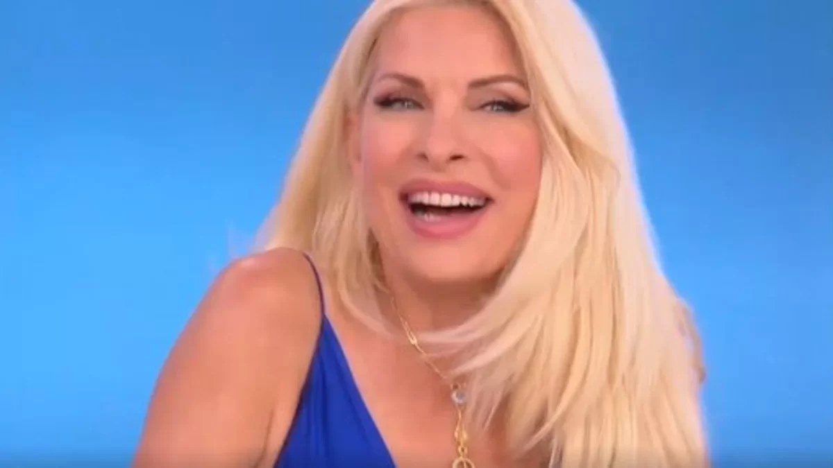Ασύλληπτο περιστατικό στην εκπομπή της Ελένης Μενεγάκη - Έστειλε δημοσιογράφο στο Λονδίνο και δεν...