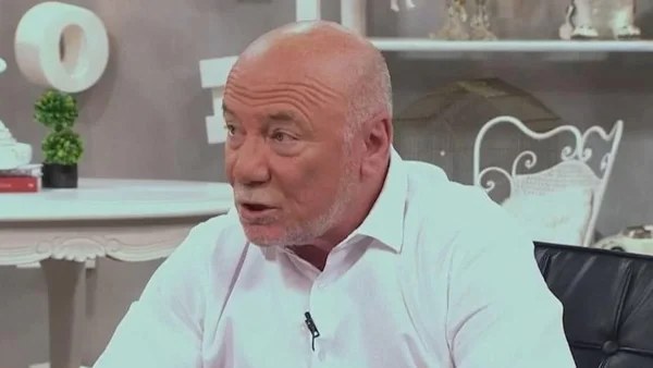 Έζησε από θαύμα - Η απίστευτη εξομολόγηση του Μένιου Σακελλαρόπουλου για την περιπέτεια που πέρασε μικρός