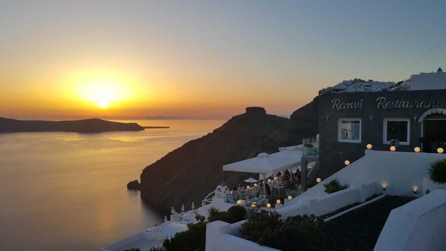Remvi Restaurant σαντορίνη
