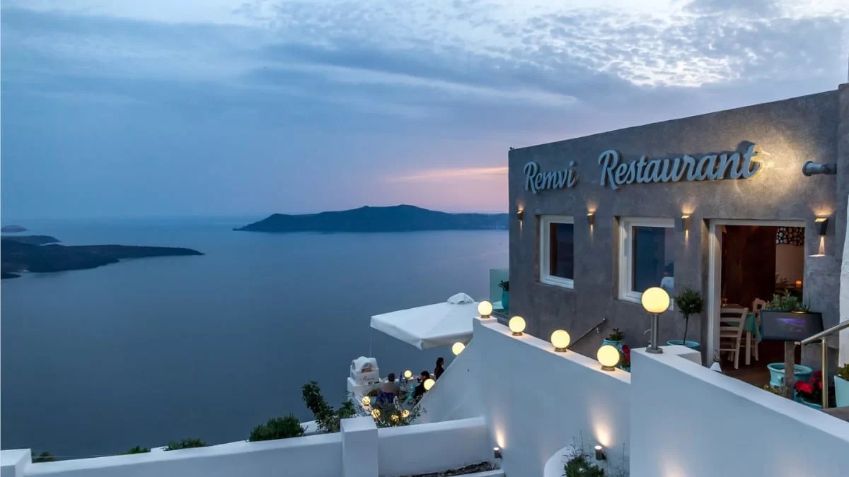Remvi Restaurant: Μια μοναδική γαστρονομική εμπειρία στη Σαντορίνη!