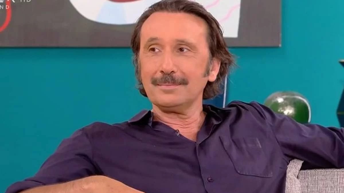 «Που να επιβιώσω με τέτοιους...;!» - "'Έσφαξε" με το γάντι ο Ρένος Χαραλαμπίδης το Survivor