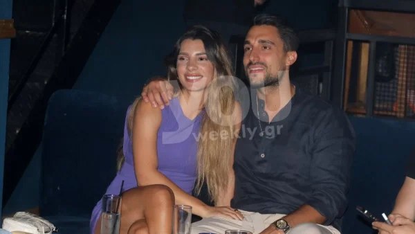 Είχε βάλει τα πόδια της πάνω του - Ο Κατσούλης και η Ρουμελιώτη πιο ερωτευμένοι από ποτέ στα μπουζούκια