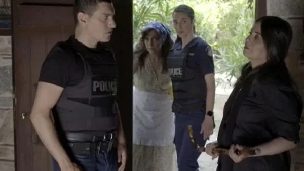 Σασμός: «Σαν γνήσια μαφιόζα και η Καλλιόπη!» - Πανικός στο Twitter με το πως ξεγλίστρησε ο Καραπάνος
