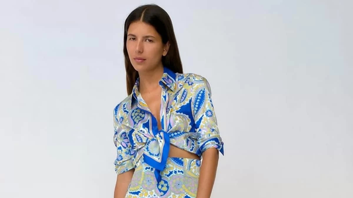 2 εμπριμέ total looks στο Zara από 45 ευρώ