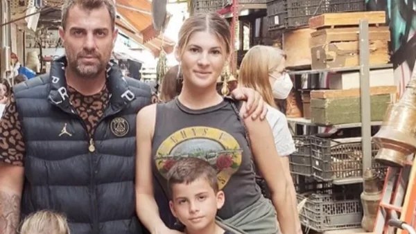 Στιγμές ευτυχίας για την οικογένεια του Στέλιου Χανταμπάκη - Τα πρώτα μπάνια στη Μύκονο με τους 4 τους